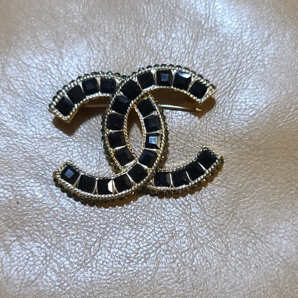 Chanel Pin